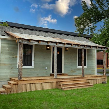 Barnwood Village ホワイト・サルファー・スプリングズ エクステリア 写真