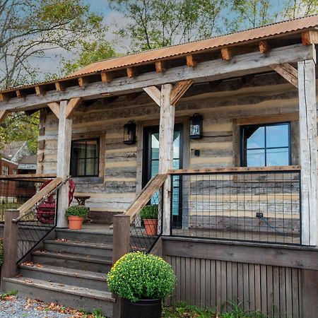 Barnwood Village ホワイト・サルファー・スプリングズ エクステリア 写真