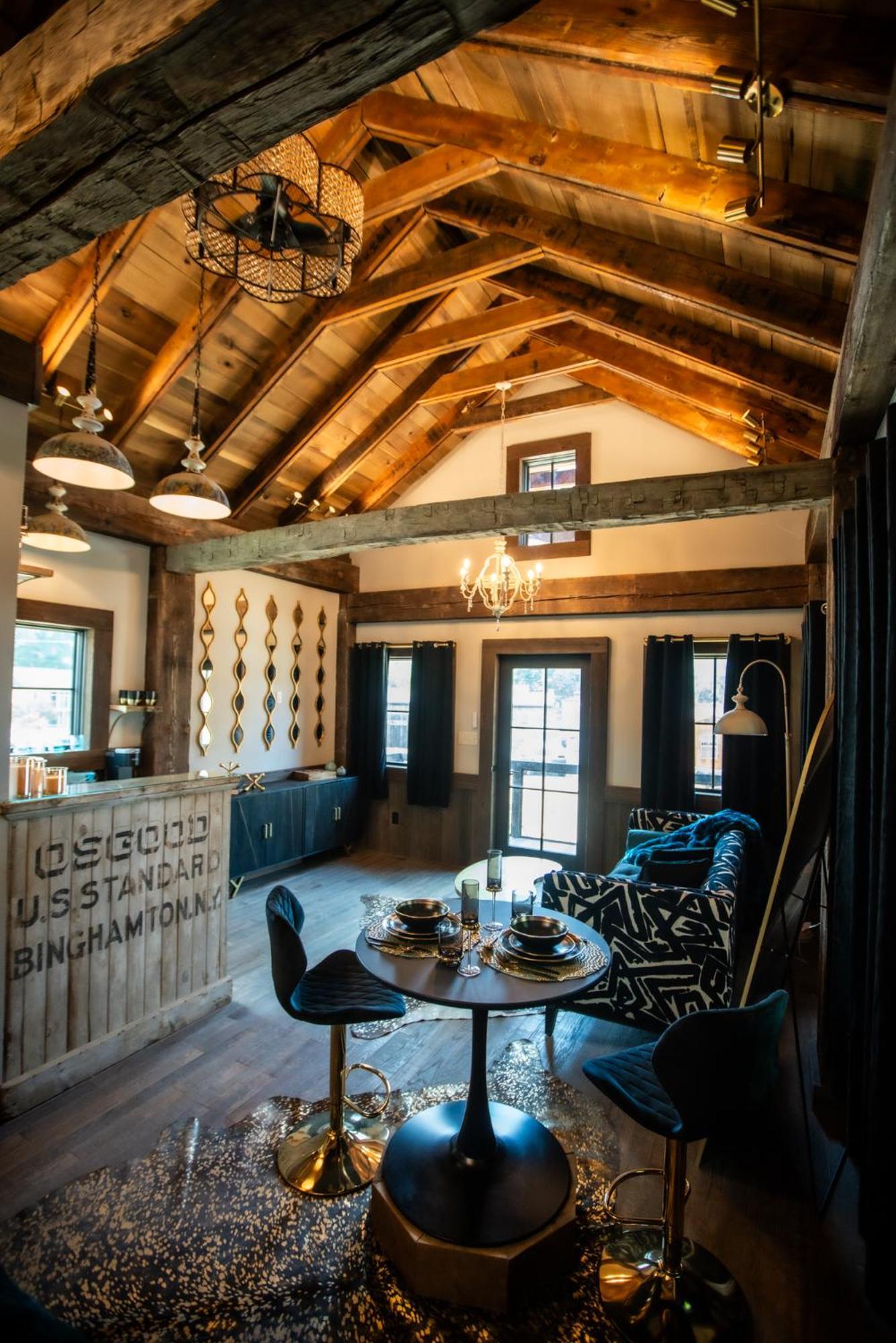 Barnwood Village ホワイト・サルファー・スプリングズ エクステリア 写真