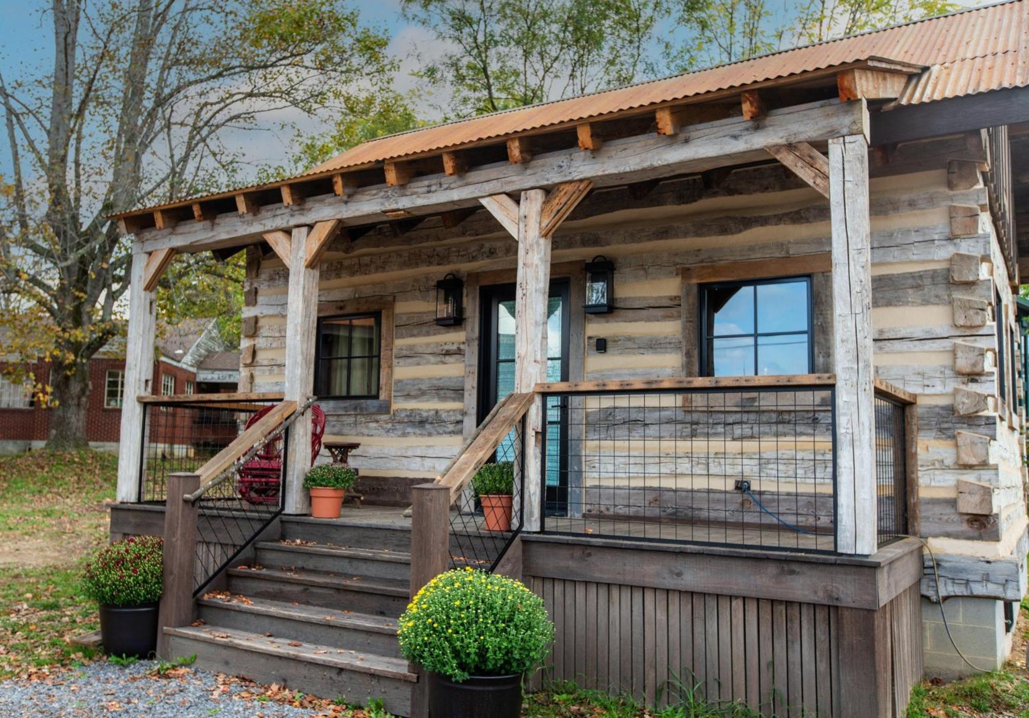 Barnwood Village ホワイト・サルファー・スプリングズ エクステリア 写真