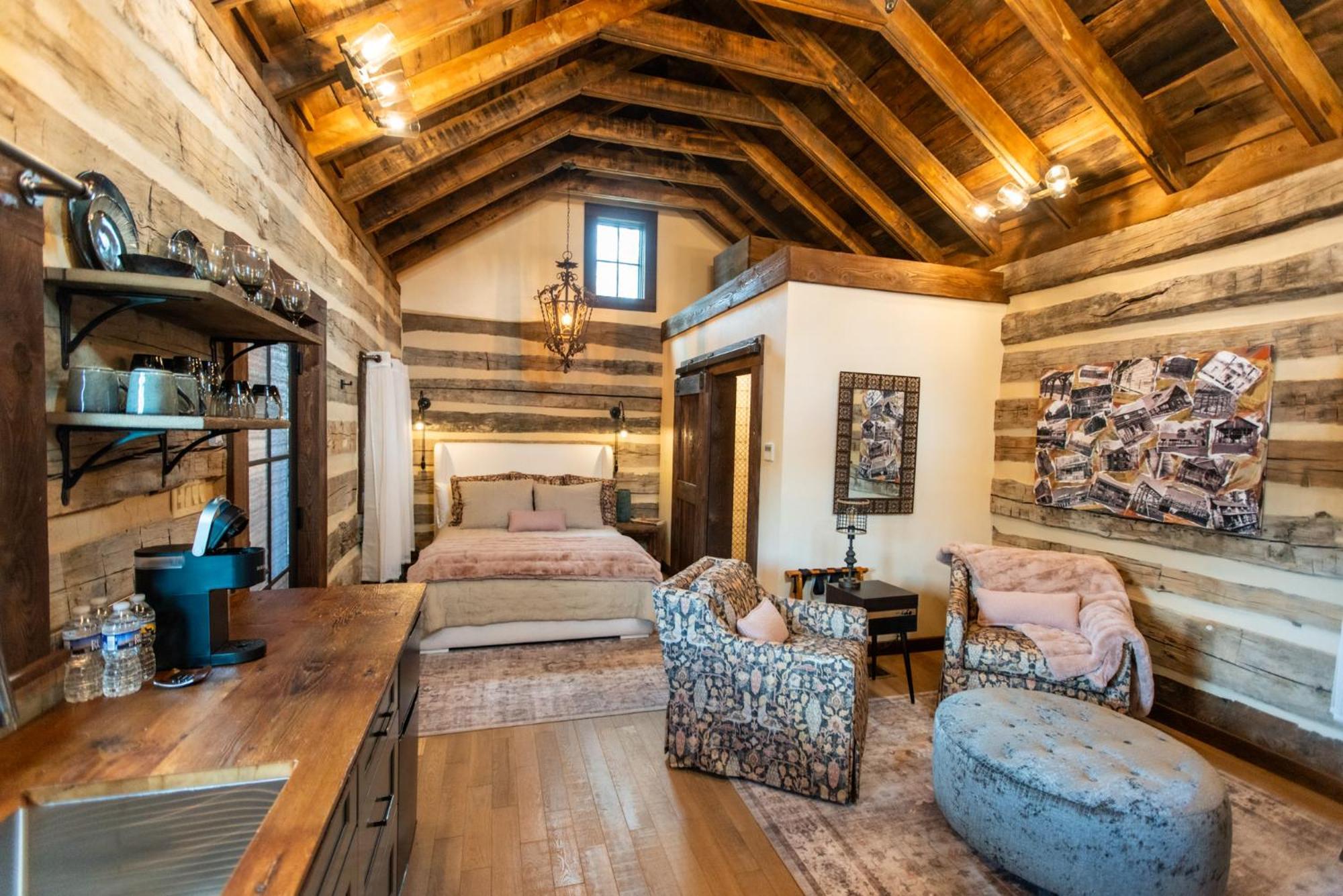Barnwood Village ホワイト・サルファー・スプリングズ エクステリア 写真