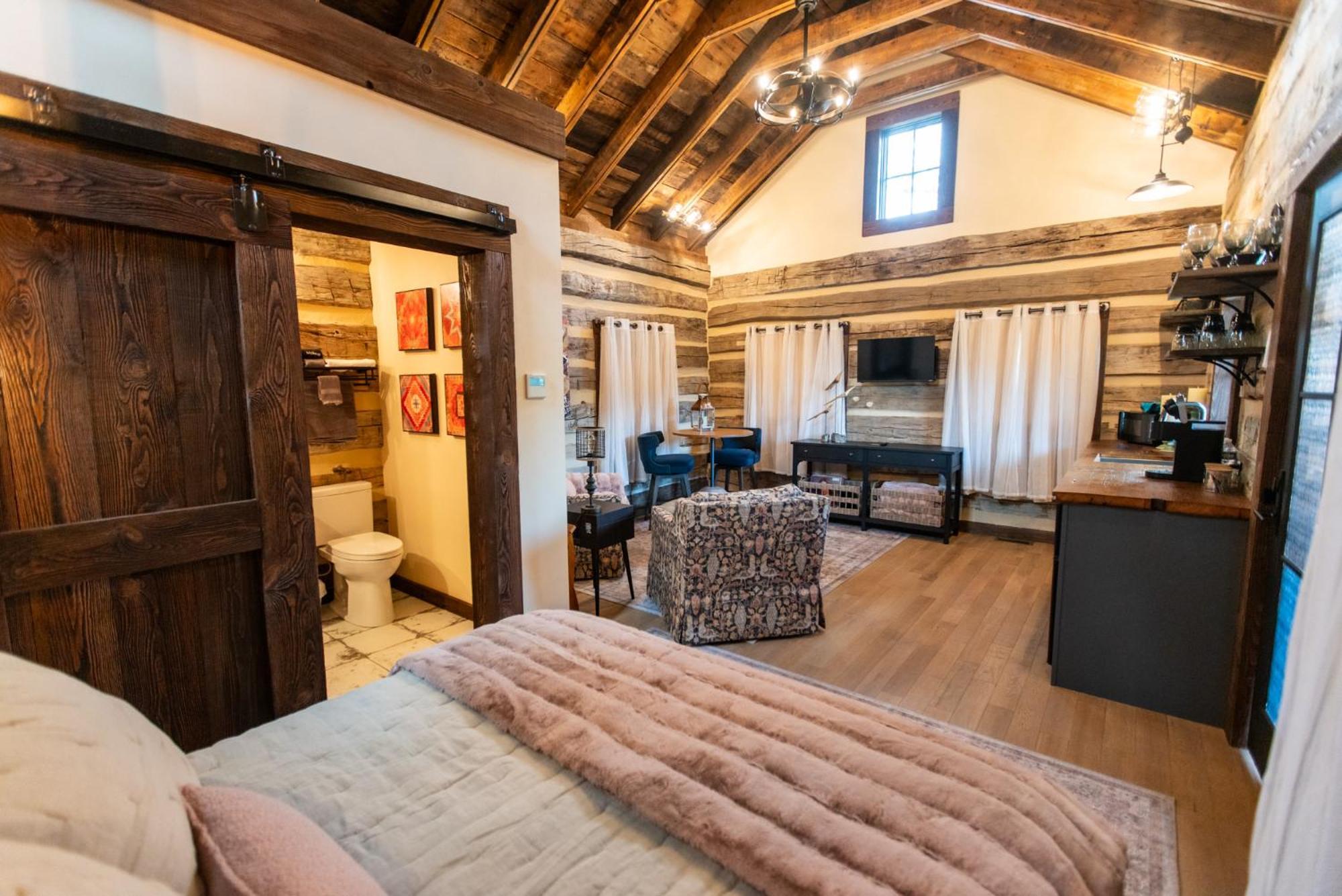 Barnwood Village ホワイト・サルファー・スプリングズ エクステリア 写真