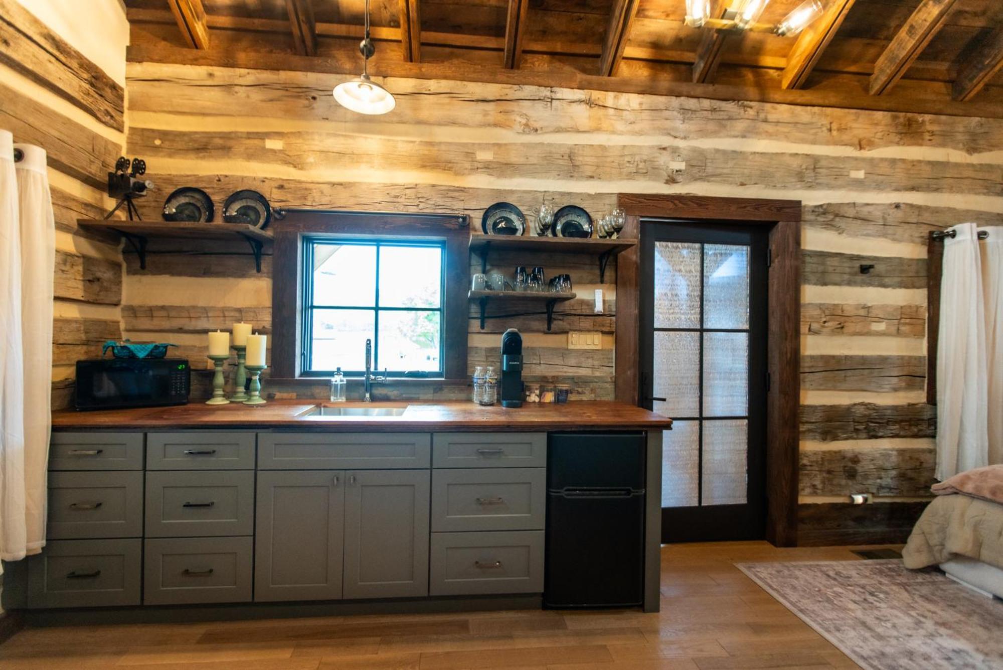 Barnwood Village ホワイト・サルファー・スプリングズ エクステリア 写真